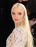 275803443_anya-300.jpg