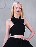 726206561_anya8-5.jpg