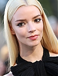 726206926_anya8-11.jpg