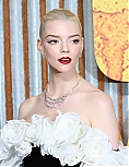 Filename=AA_FuriosaLondonadds_2820529.jpg
Filesize=340KiB
Dimensions=866x1300
Date added=Jan 17, 2025 AA_FuriosaLondonadds_2820529.jpg
