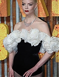 Filename=AA_FuriosaLondonadds_2820629.jpg
Filesize=329KiB
Dimensions=755x1300
Date added=Jan 17, 2025 AA_FuriosaLondonadds_2820629.jpg