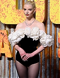 Filename=AA_FuriosaLondonadds_2820929.jpg
Filesize=930KiB
Dimensions=1408x2048
Date added=Jan 17, 2025 AA_FuriosaLondonadds_2820929.jpg