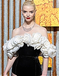 Filename=AA_FuriosaLondonadds_2821129.jpg
Filesize=425KiB
Dimensions=866x1300
Date added=Jan 17, 2025 AA_FuriosaLondonadds_2821129.jpg