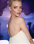 anya-115~16.jpg