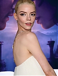 anya-117~16.jpg