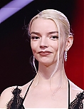 anya7-25~0.jpg