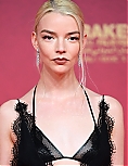 anya8-17~1.jpg